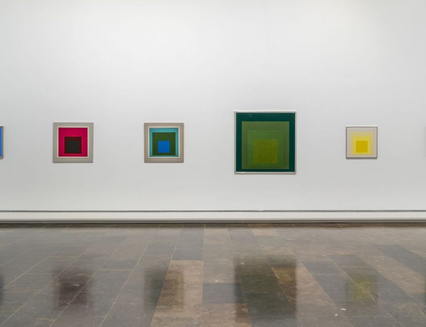 Exhibition view "Anni and Josef Albers. Art and Life", 2022