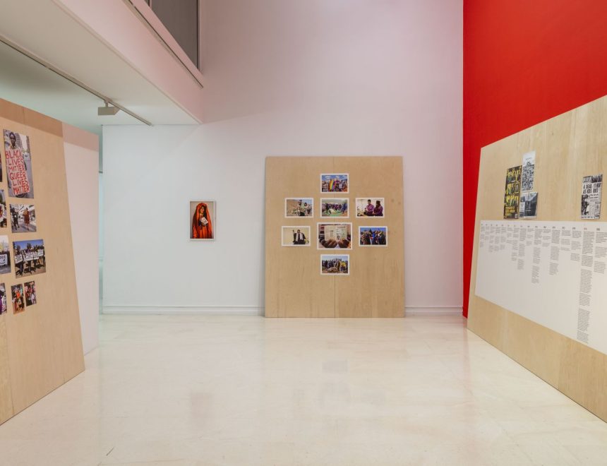 Vista exposició “Zanele Muholil", 2022