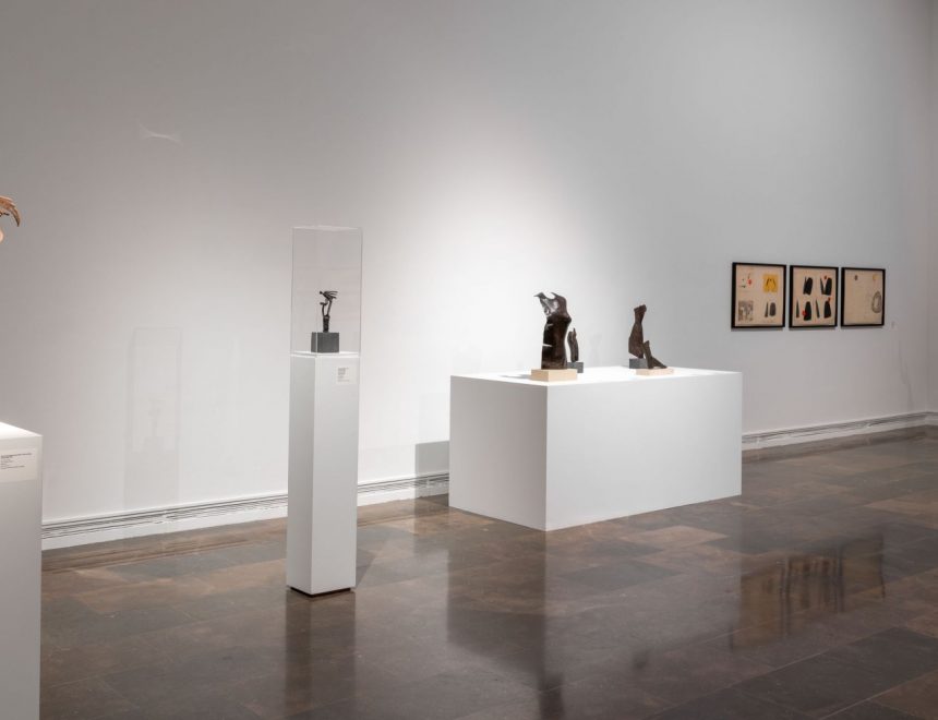 Vista de la exposición "Julio González y las vanguardias", 2021